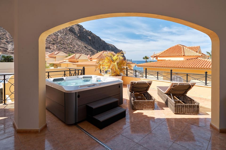 Hot Tub, Balcony/Terrace