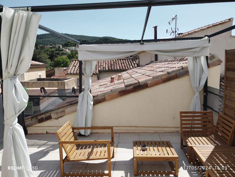 Balcony/Terrace, Balcony/Terrace, Dining area, Mountain view