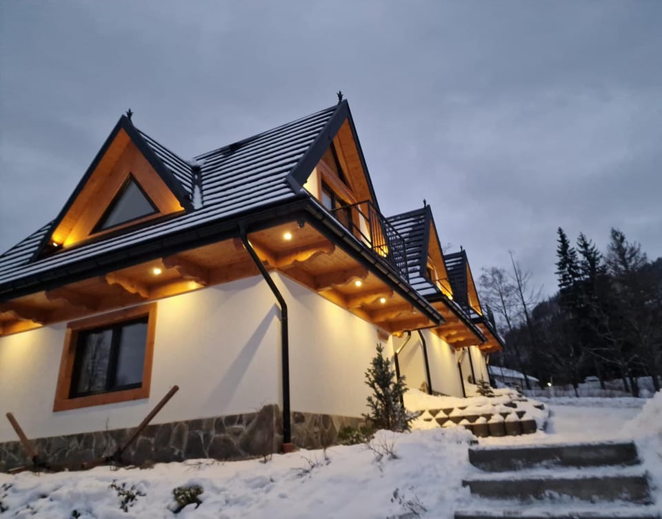 Property building, Winter, Balcony/Terrace