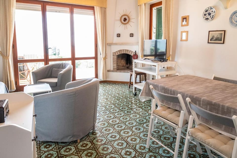 N272 - Numana, meravigliosa villa con giardino e vista mare Apartment in Marche