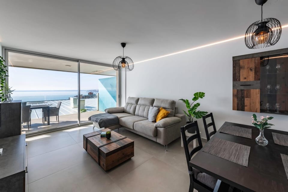 Serene Seaview Retreat in Higueron: 2BR Oasis Apartment in Fuengirola