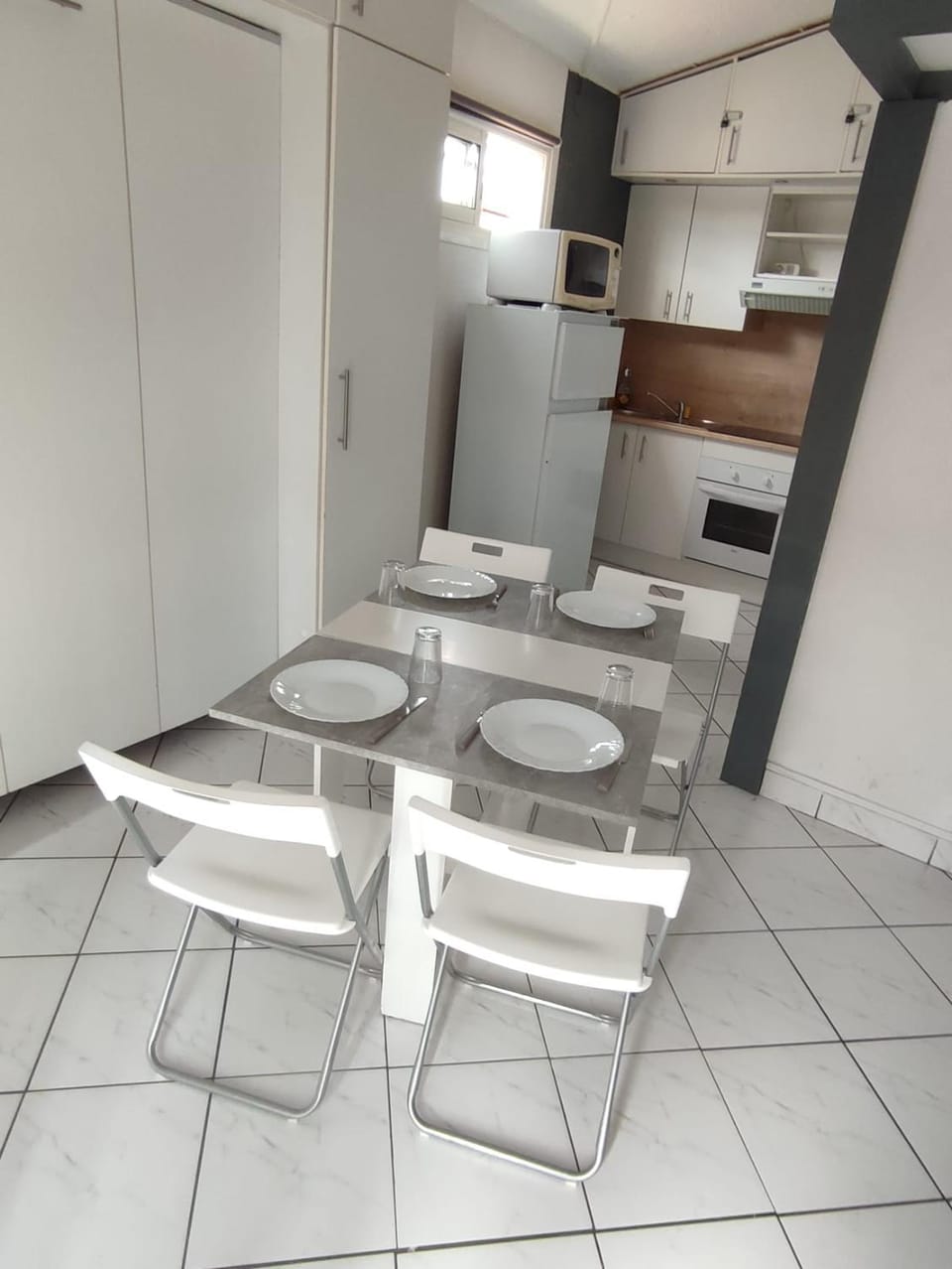 Kitchen or kitchenette, Dining area, minibar, pet friendly, stove