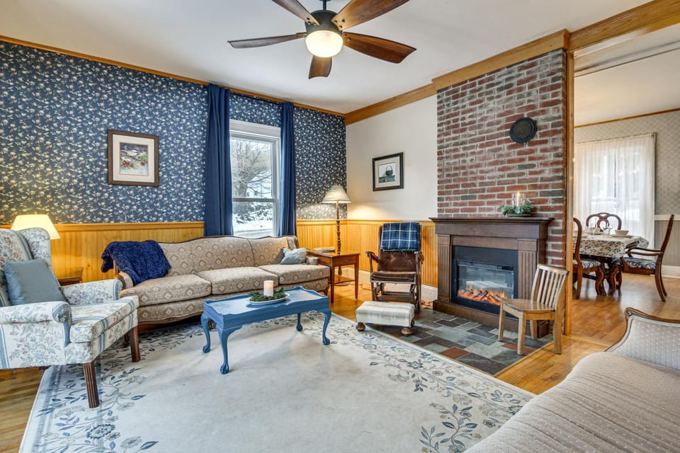 Great for Groups! Spacious Wilton Getaway w/ Deck House in Maine