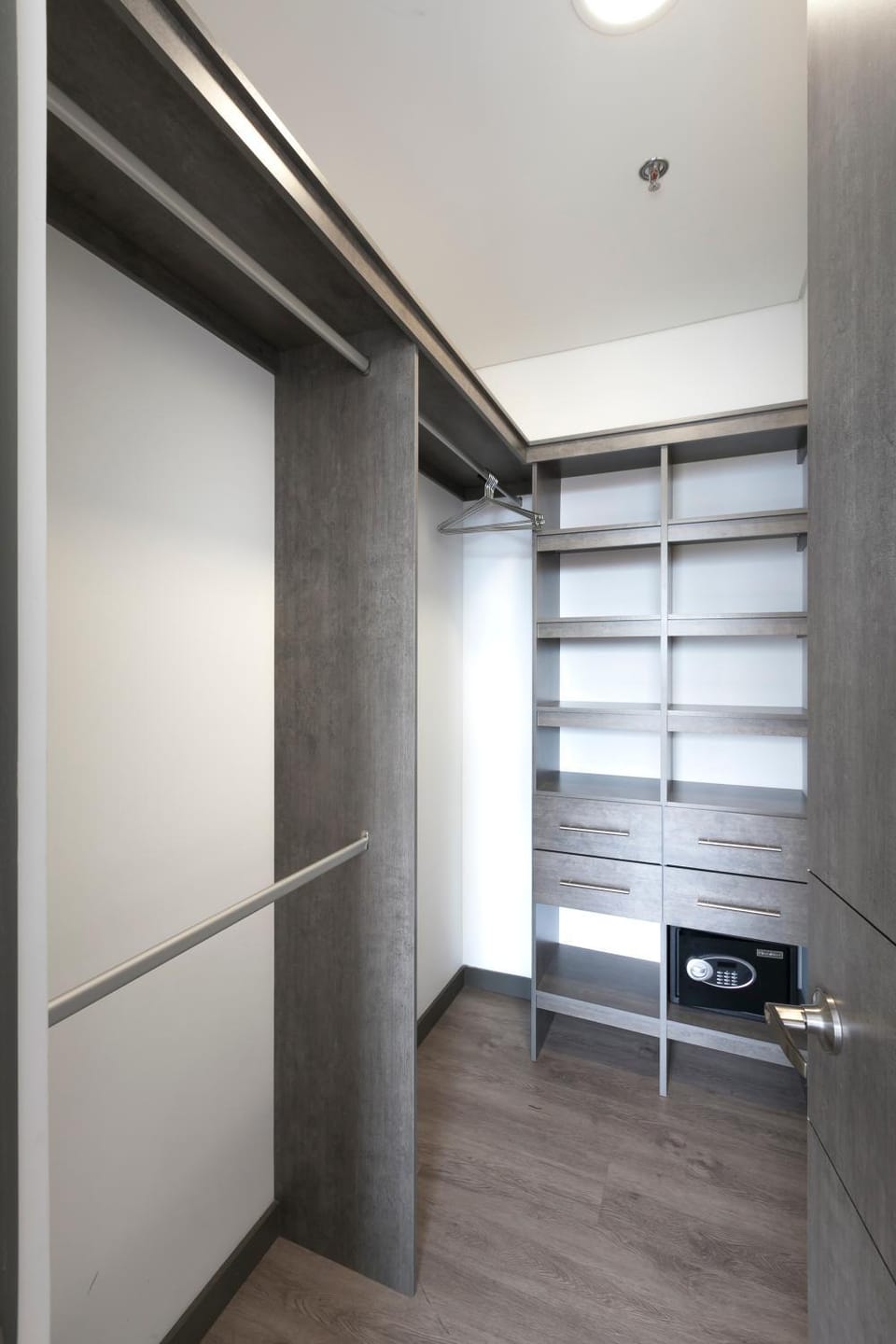 Moderna y cómoda suite Gym y Pool El Poblado 1002 Apartment in Medellin
