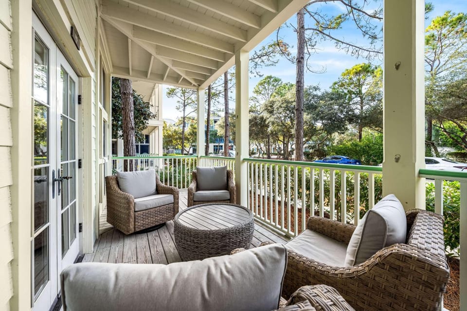 Honey's Beach House House in Seaside