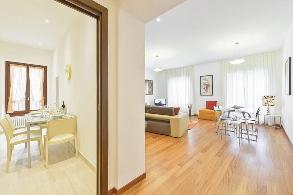Kitchen or kitchenette, Living room, Dining area