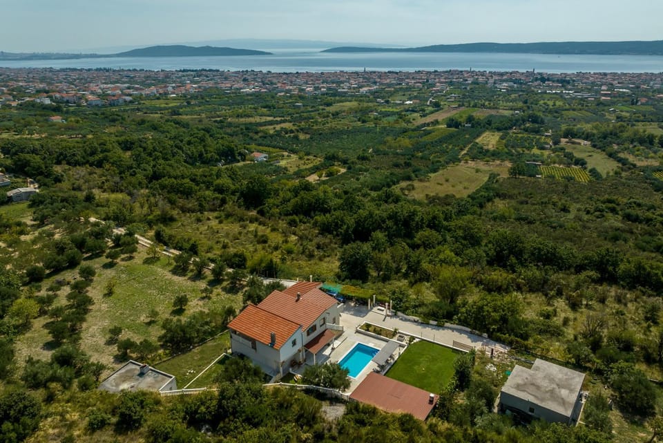 Property building, Natural landscape, Bird's eye view, Sea view