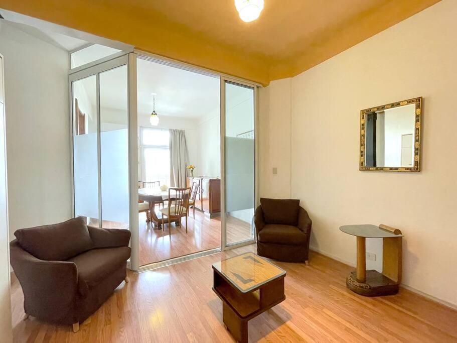 Living room, Seating area