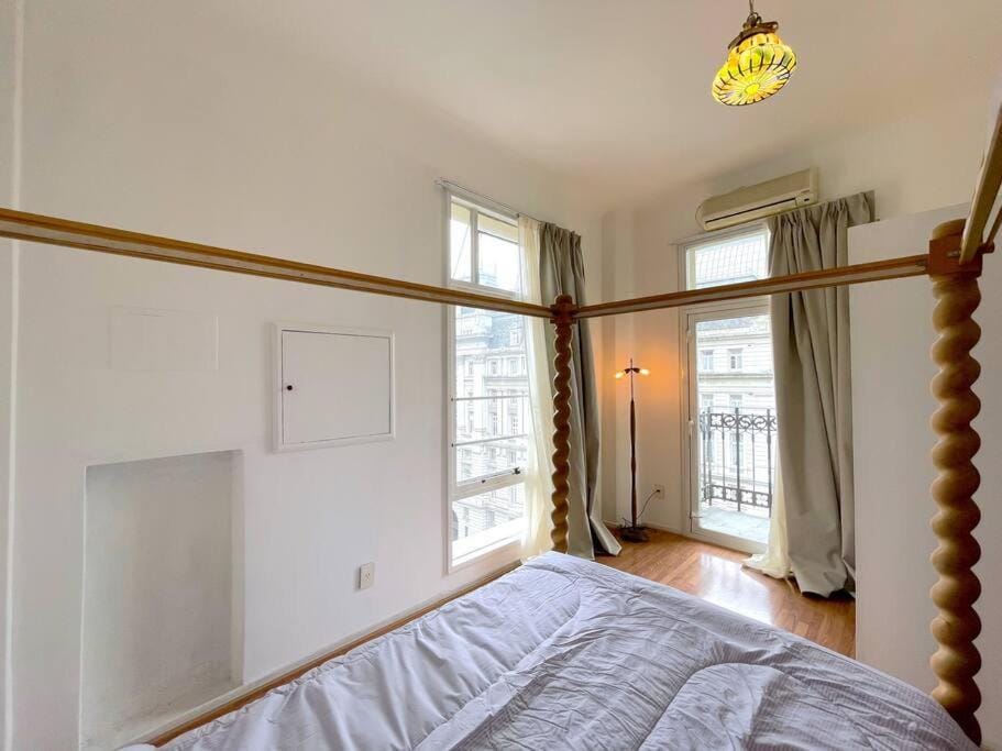 Bed, Bedroom, air conditioner