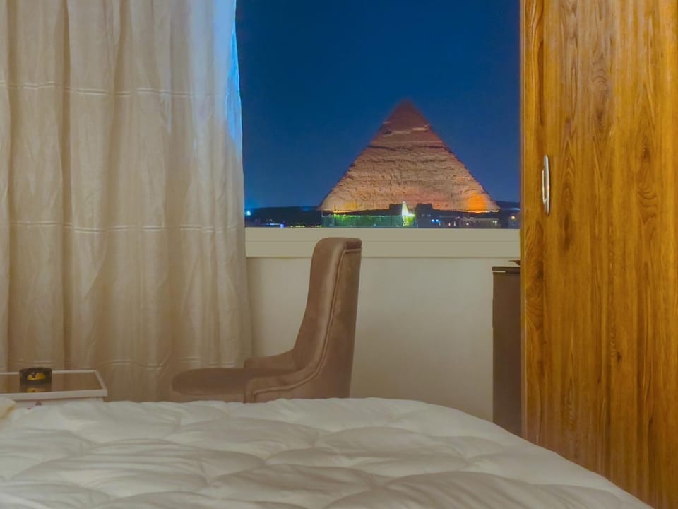 Bed, Night, Photo of the whole room, Bedroom