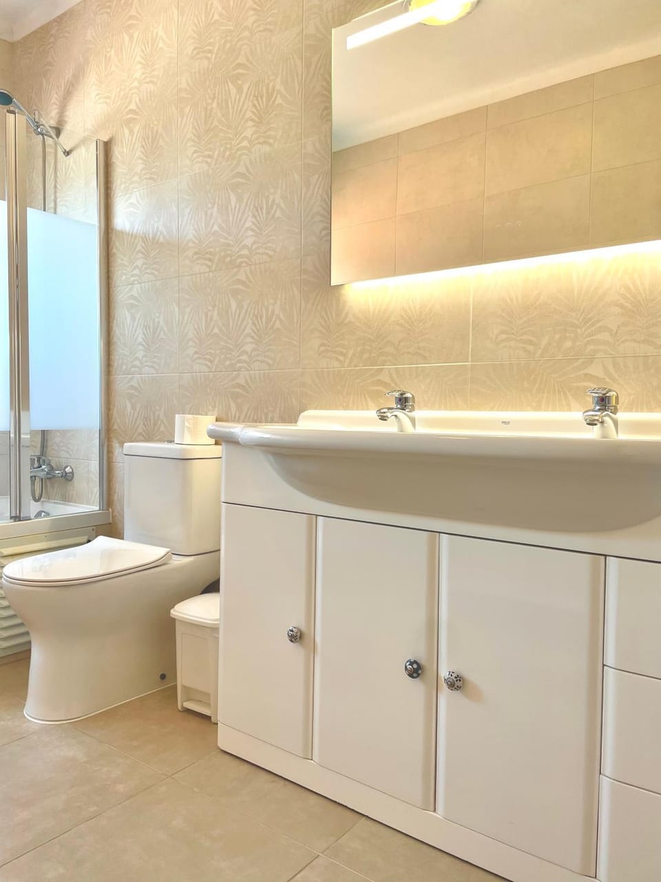 Toilet, Bathroom, Bath