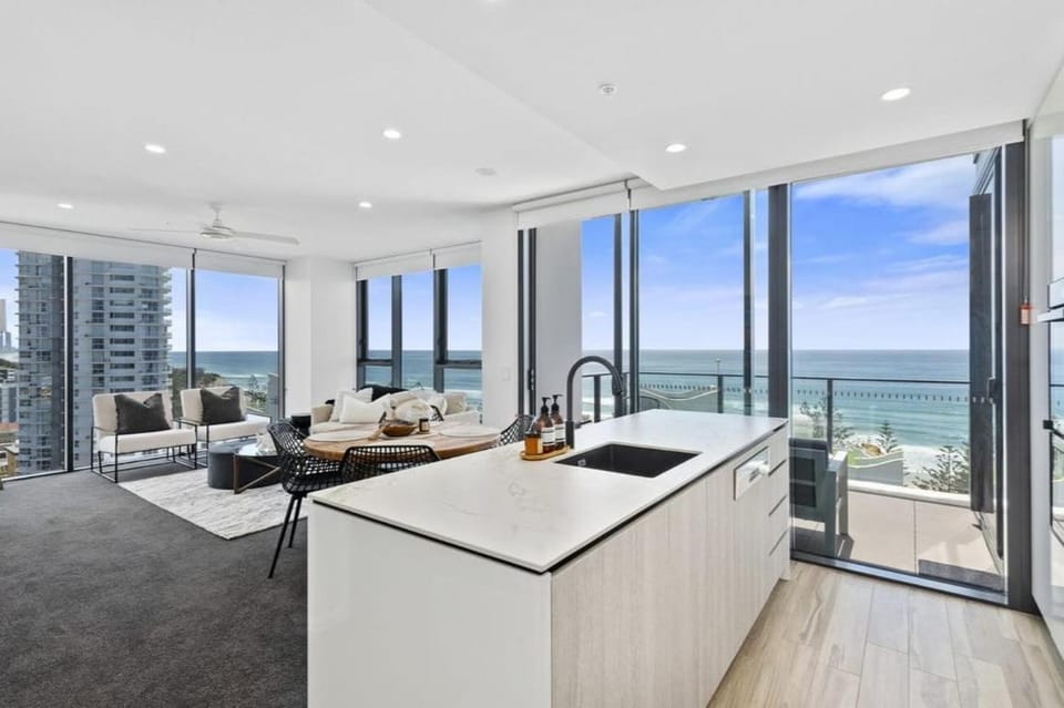 Beachside Stay at Sandbar Apartments Burleigh Heads Apartment in Burleigh Heads