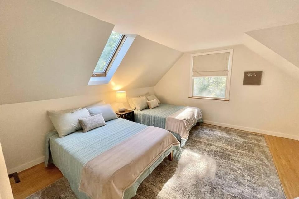 Quiet Family Friendly Home w/ Backyard [Owls Nest] House in Southwest Harbor