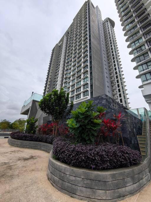 Southkey Mosaic 3BR, 1-7Pax Mid Valley View Apartment in Johor Bahru