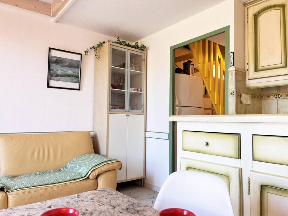 Duplex familial avec terrasse, proche plage, parking privé - 4 couchages, Le Lavandou - FR-1-251-541 Apartment in Le Lavandou