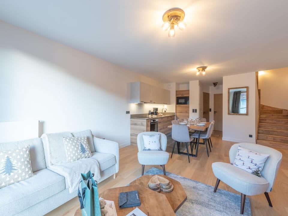 Bel appartement près des pistes avec parking et wifi - FR-1-645-61 Apartment in Huez