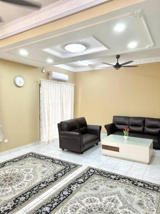~Big House UITM Hospital 11 Pax~ House in Selangor, Malaysia