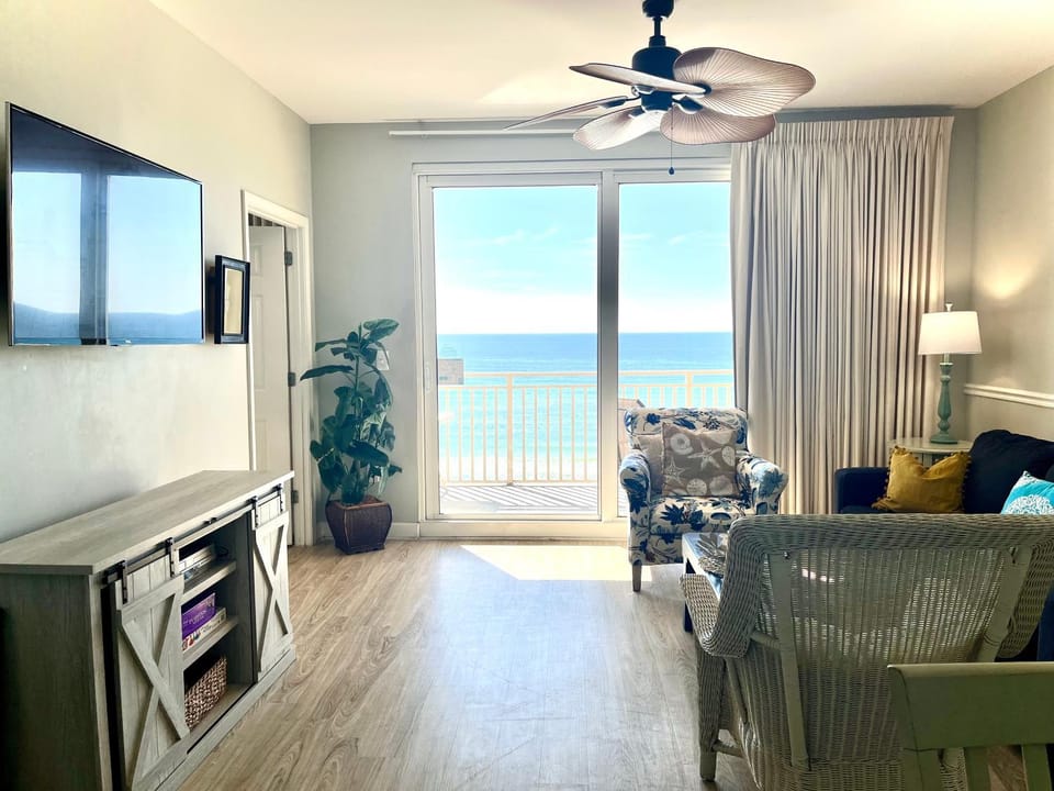 Natural landscape, TV and multimedia, Living room, Sea view, fireplace