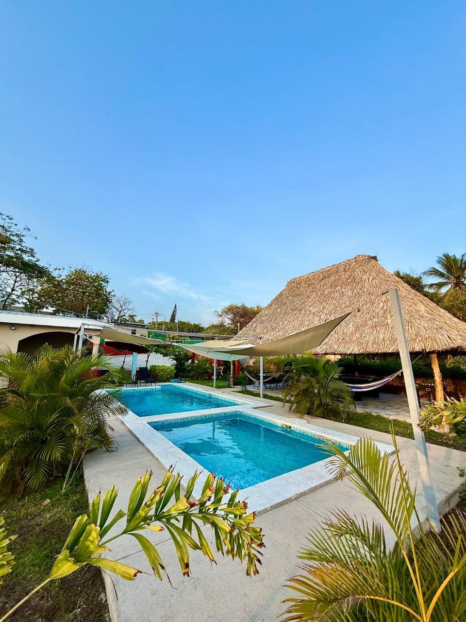 Day, Swimming pool