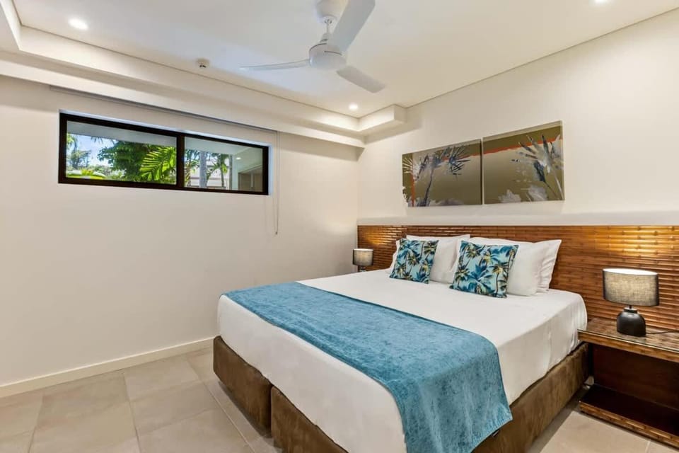 'The Palms' Swim-out Comfort meets Tropical Charm Apartment in Port Douglas