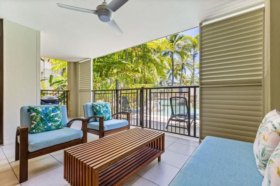 'The Palms' Swim-out Comfort meets Tropical Charm Apartment in Port Douglas