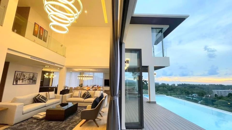 Living room, Pool view