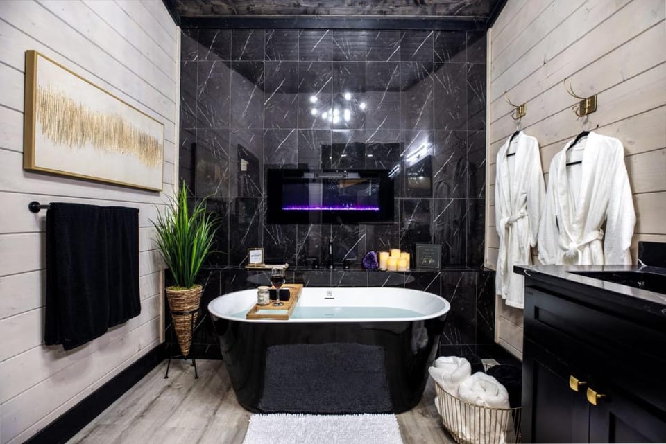 Bathroom, Bath, towels