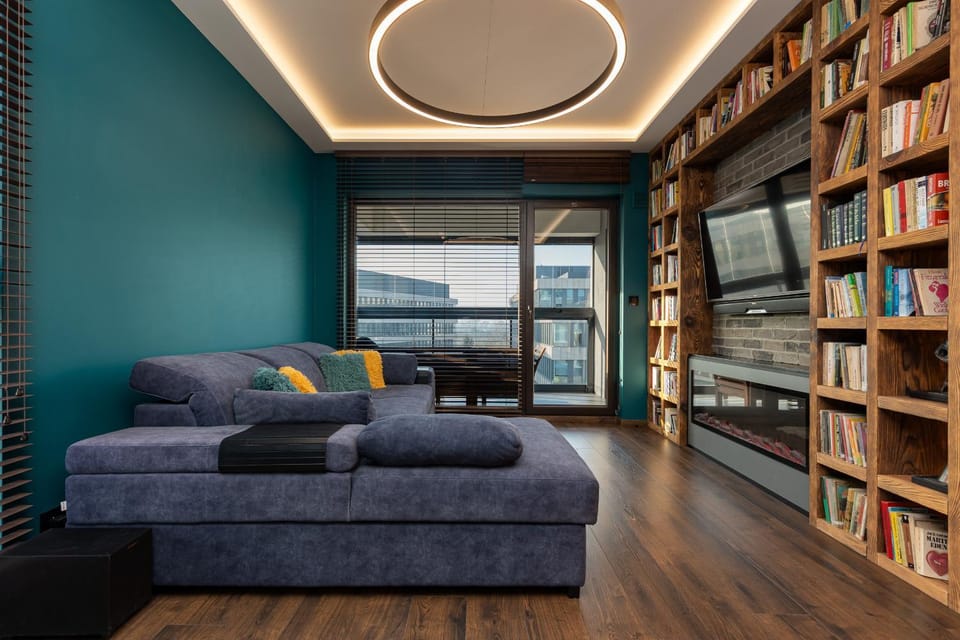 TV and multimedia, Living room, Seating area, Evening entertainment