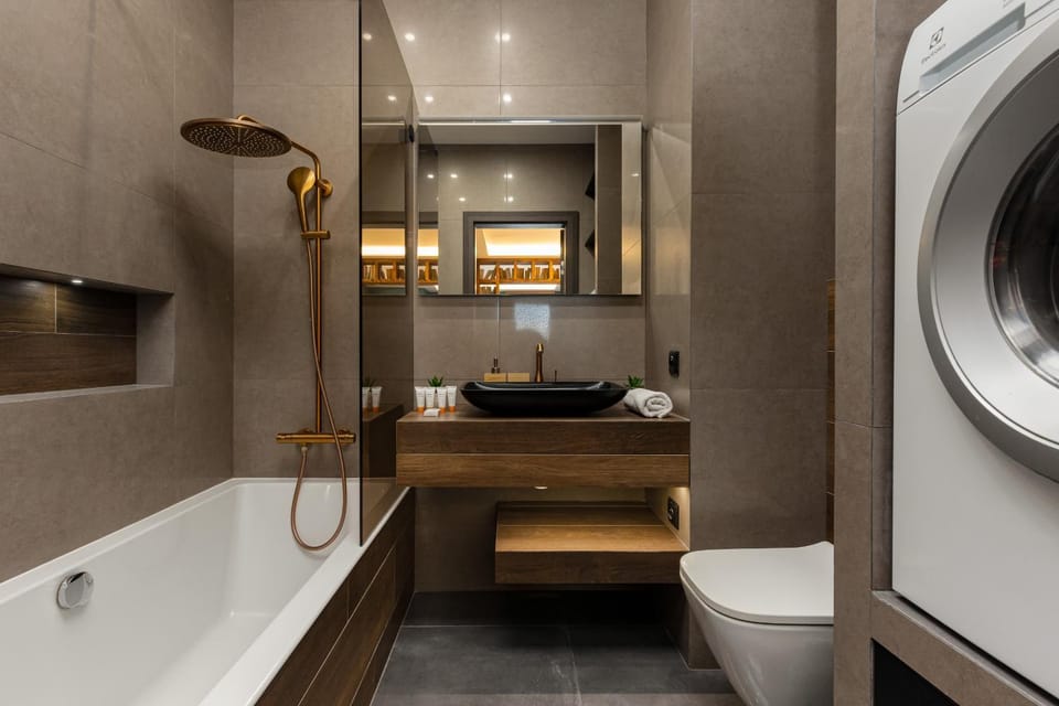 Bathroom, Bath, towels, washing machine, dryer