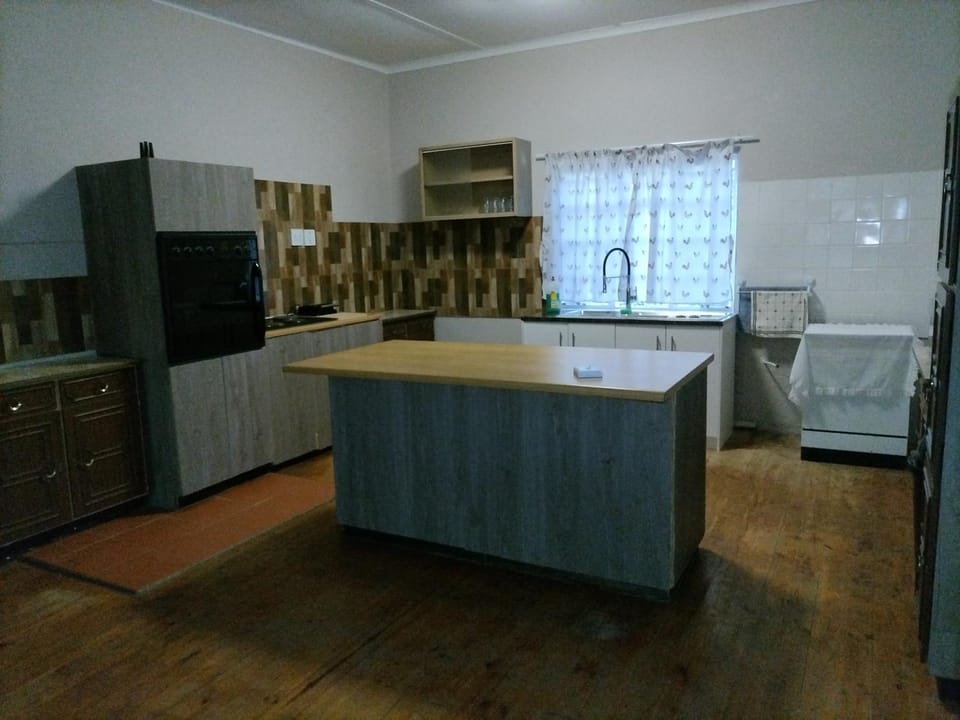 Kitchen or kitchenette, minibar, pet friendly, stove