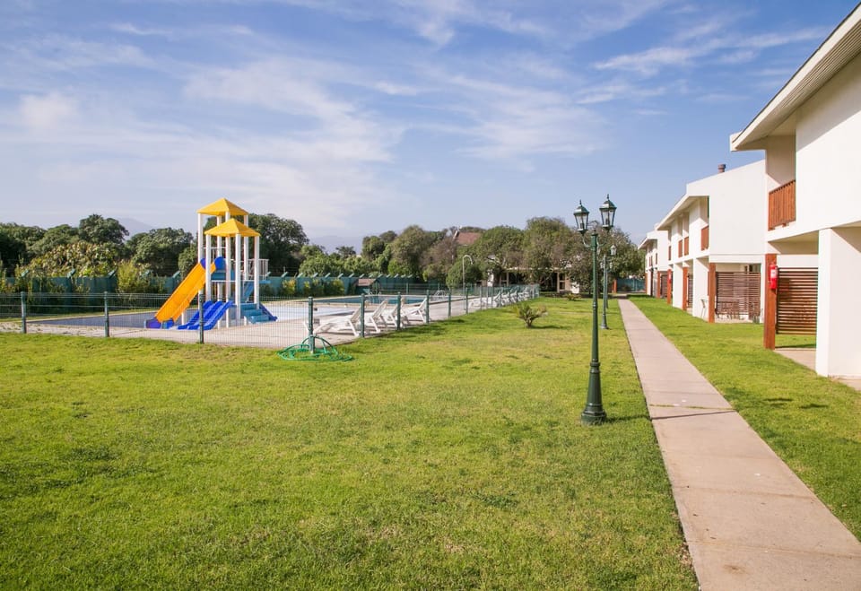 Patio, Garden, Swimming pool, Swimming pool