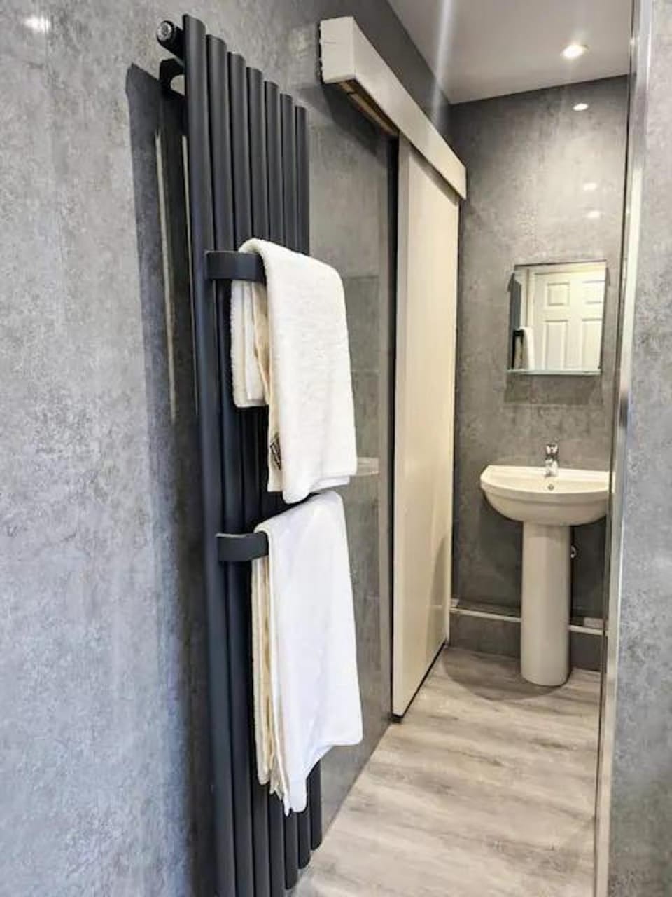 Comfortable stay at our 3BR flat near the city Apartment in South Shields