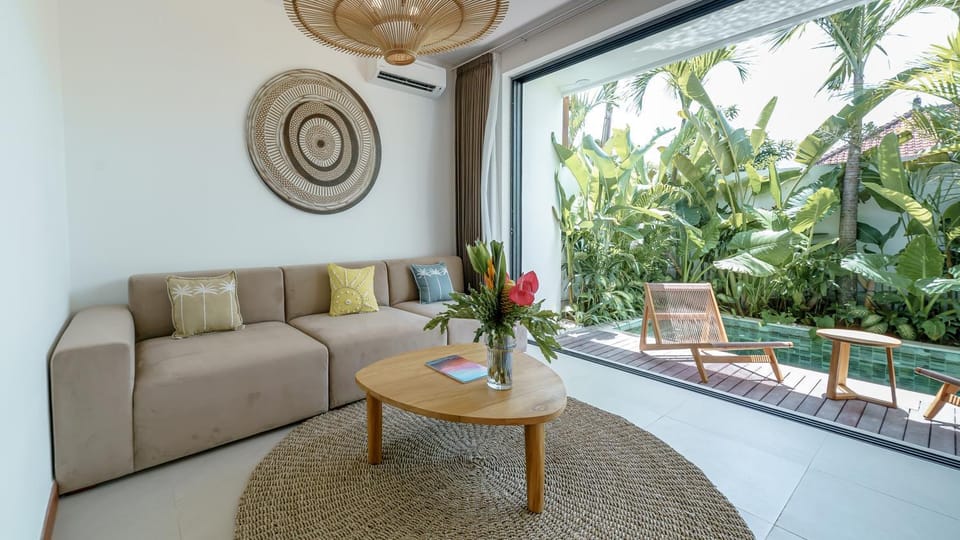 Patio, Day, Garden, View (from property/room), Balcony/Terrace, Living room, Seating area, Garden view