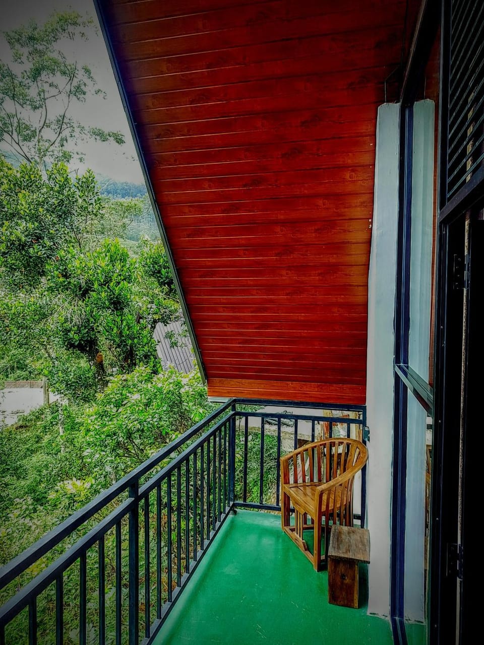 Water Side Cabin Cabin in Central Province