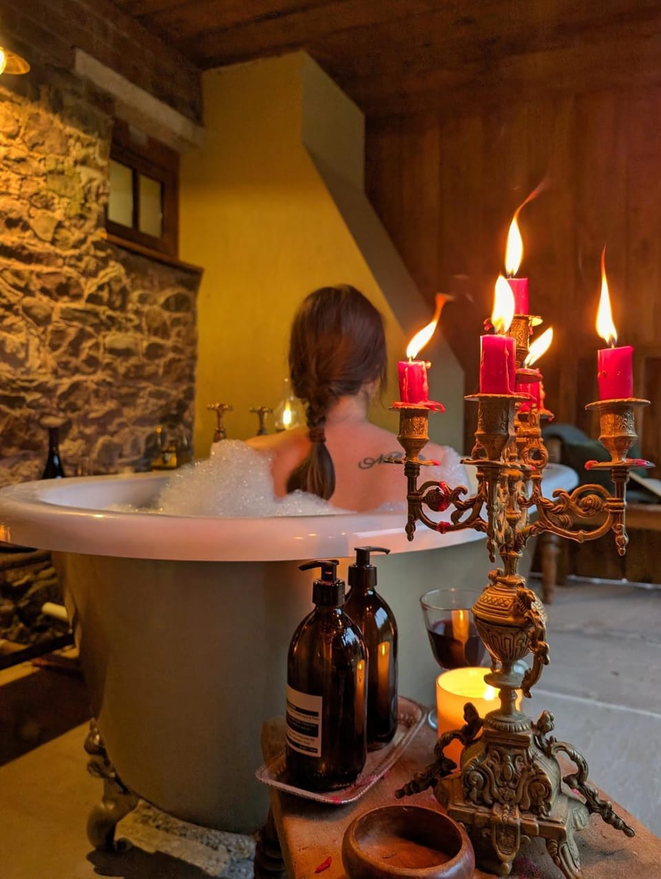 Gablebach - a Cottage for couples Outdoor Bath House, dog friendly House in Wales