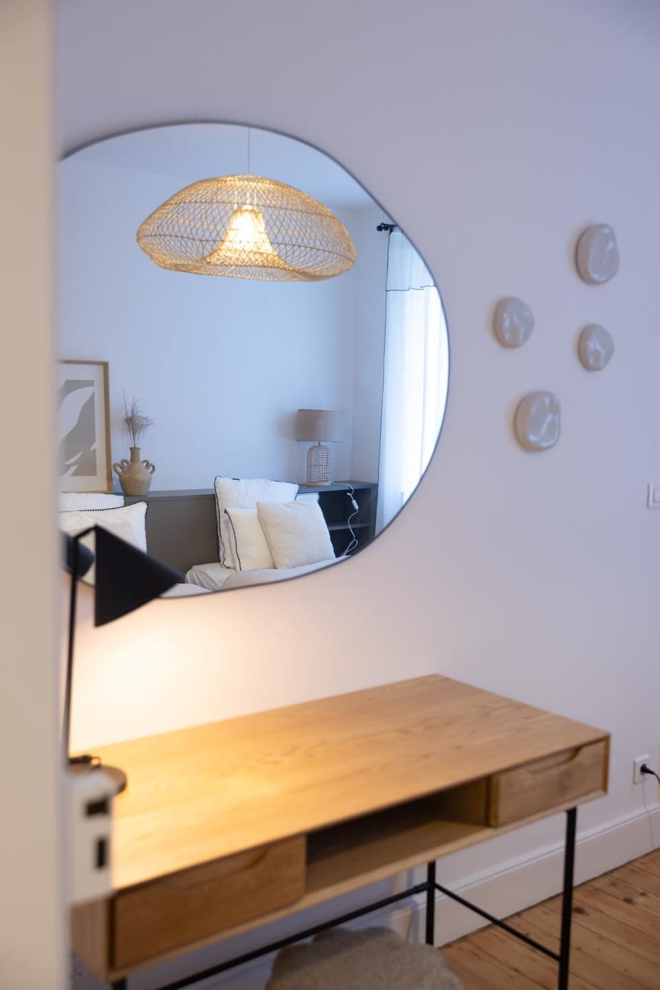 Bed, Photo of the whole room, Bedroom