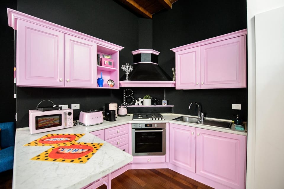 Kitchen or kitchenette, dishwasher, minibar, oven, pet friendly, stove, toaster