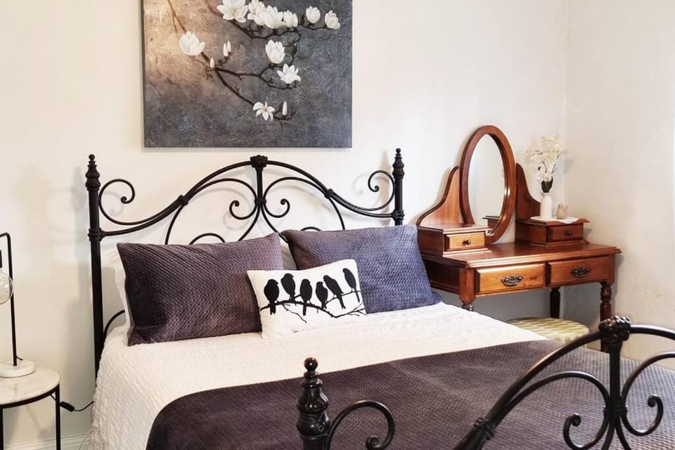 Blackbird Cottage - Stunning views & farm animals House in Tanunda