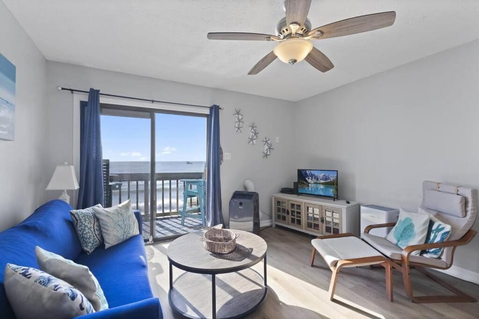 Beachfront Views! Sacred Sand II in NTB Apartment in North Topsail Beach