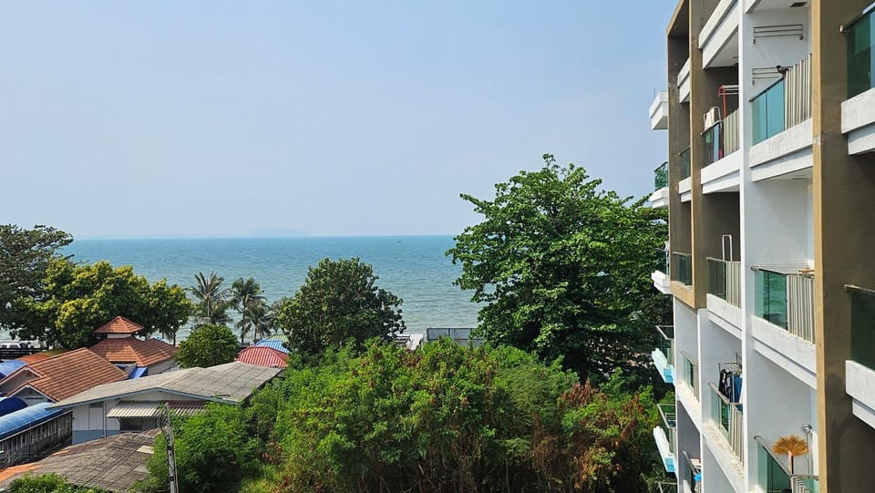 The Blu X Seaview บางแสน F5 R140 Apartment in Chon Buri Changwat