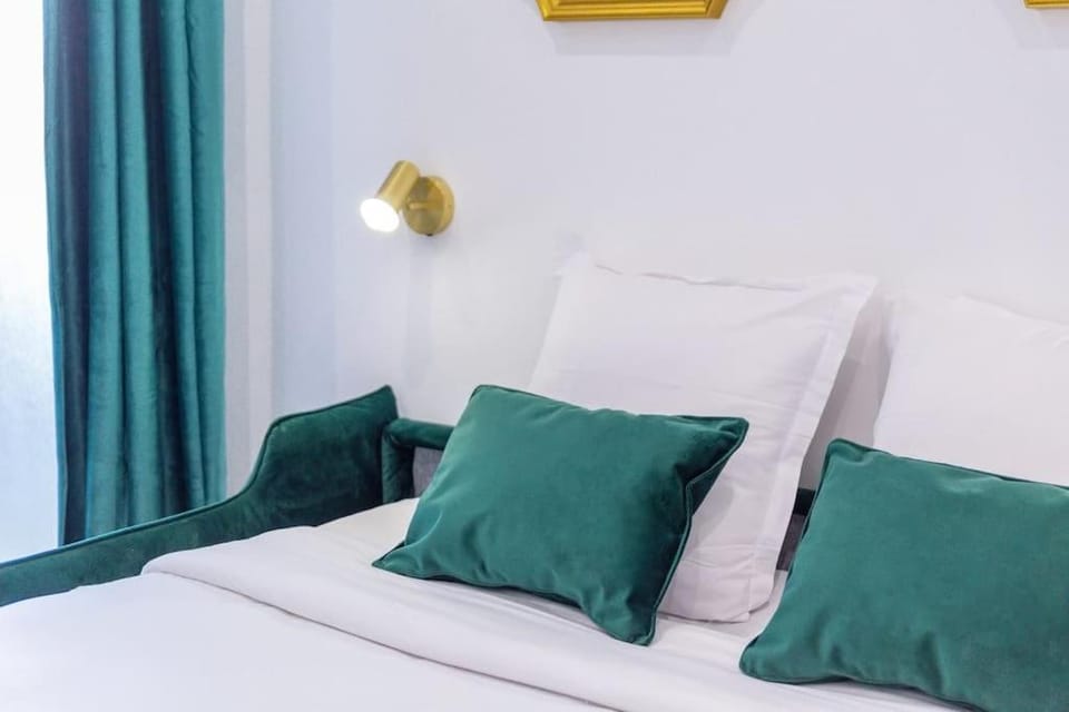 Bed, Photo of the whole room
