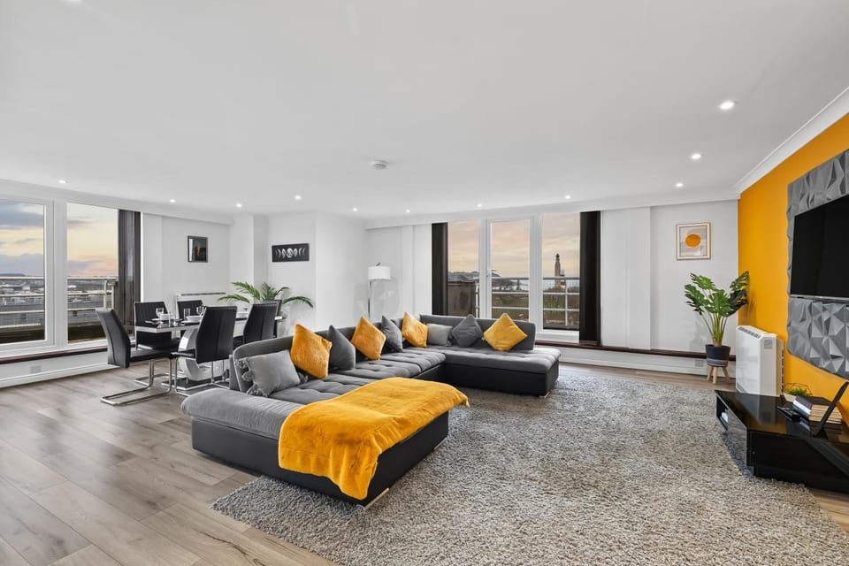 City centre Penthouse - Weekend Getaway Apartment in Plymouth