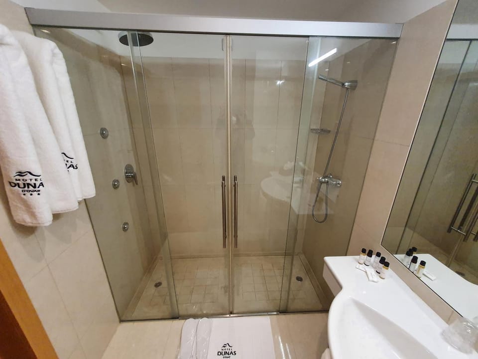 Shower, Bathroom, towels