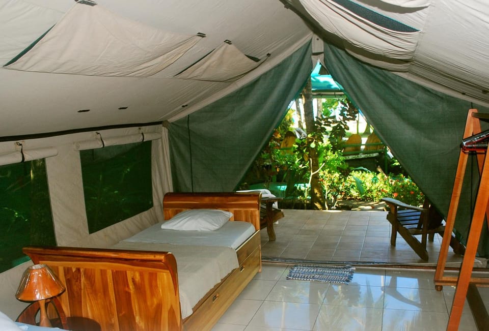Bed, Balcony/Terrace, Photo of the whole room, Decorative detail