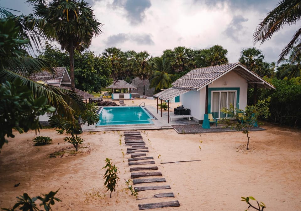 Property building, Garden, Pool view