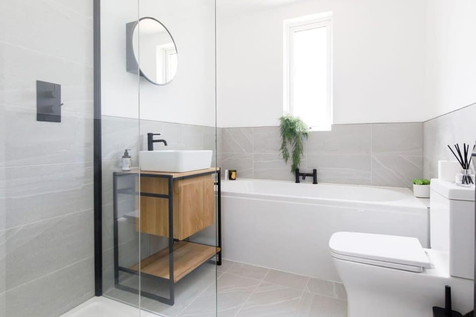 Stylish 2 Bed City Stay House in Chichester