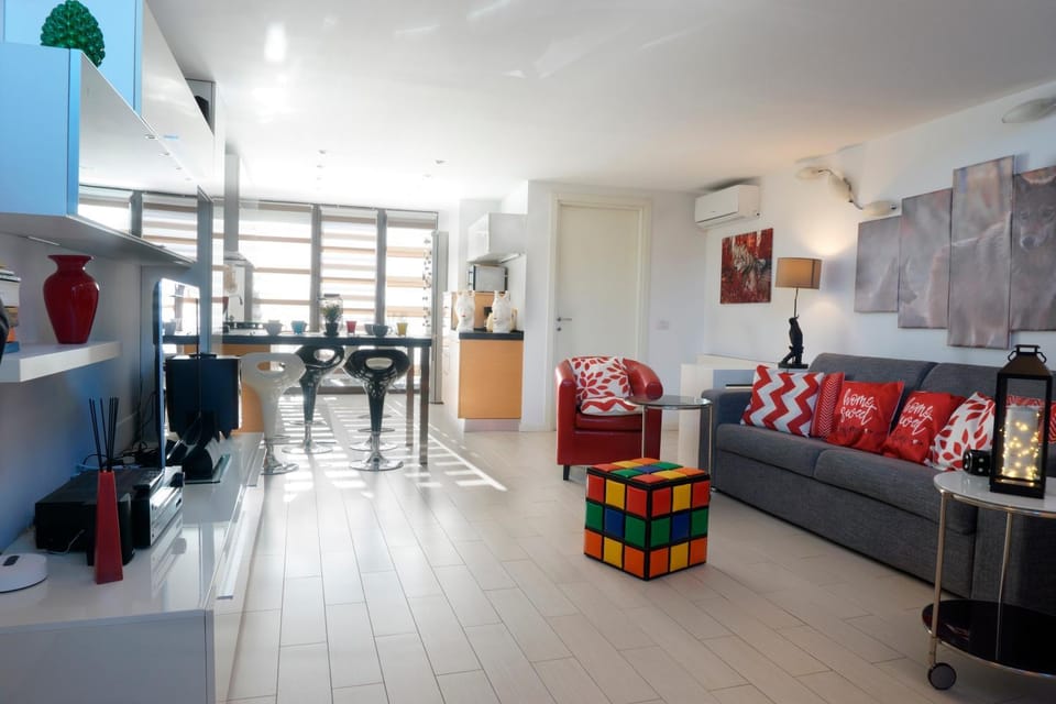 Living room, Seating area