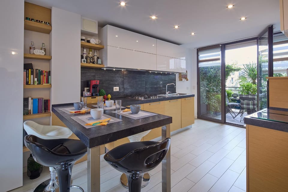 Kitchen or kitchenette, oven, stove