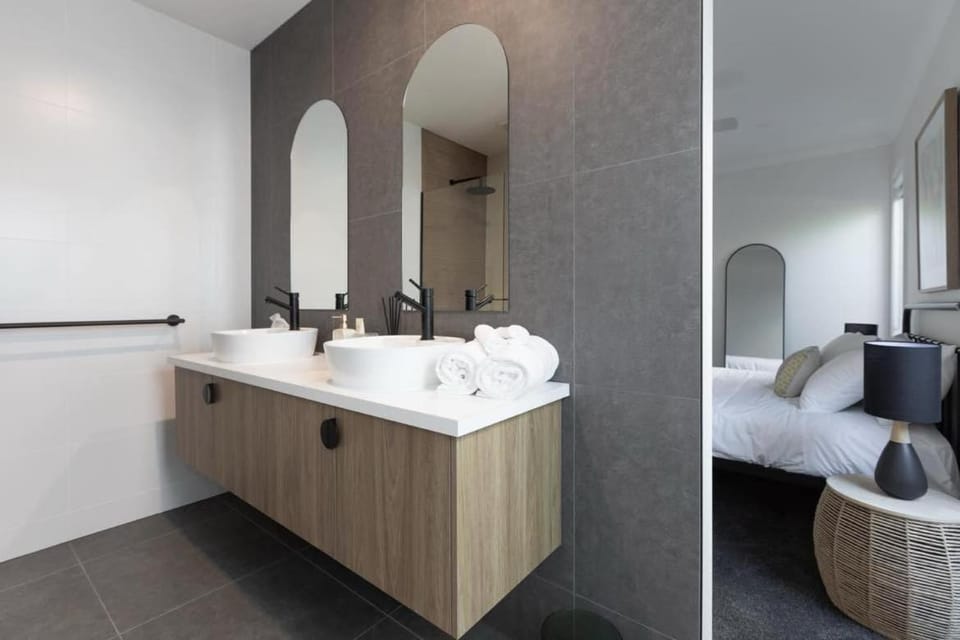 Bed, Bathroom, towels