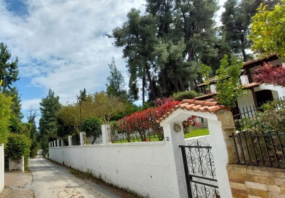 Property building, Garden